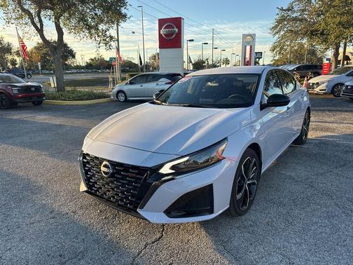 2025 Nissan Altima SR FWD