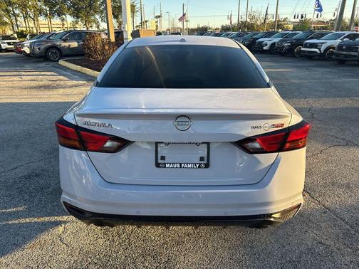 2025 Nissan Altima SR FWD