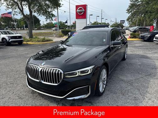 Black Sapphire Metallic 2022 BMW 740 i