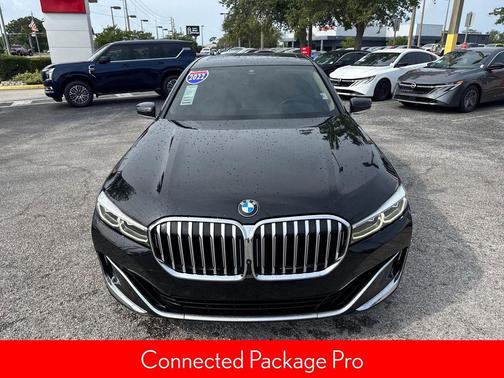 Black Sapphire Metallic 2022 BMW 740 i