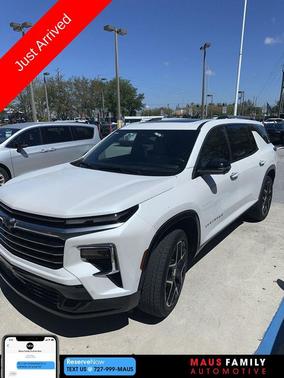 Iridescent Pearl Tricoat 2025 Chevrolet Traverse High Country