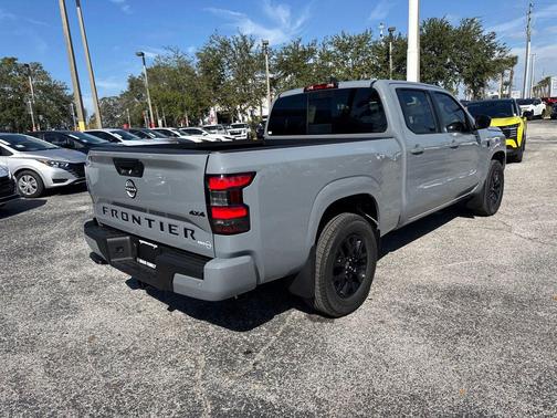 2026 Nissan Frontier SV