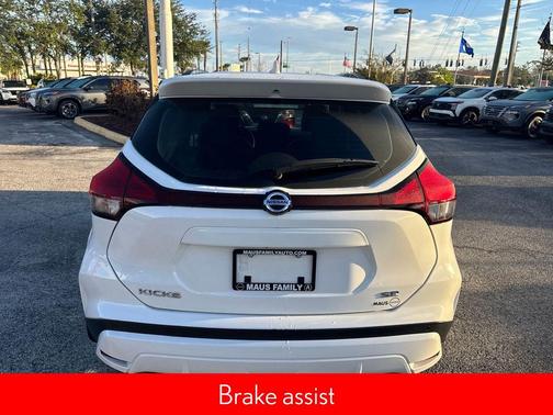 2021 Nissan Kicks SR