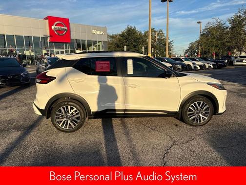 2021 Nissan Kicks SR