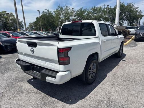 Glacier White 2026 Nissan Frontier SV