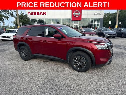 Scarlet Ember 2024 Nissan Pathfinder SV FWD