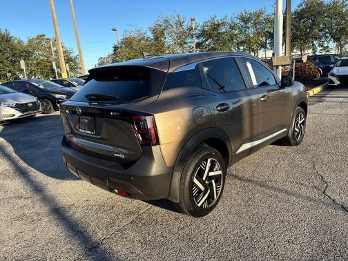 2025 Nissan Kicks SV