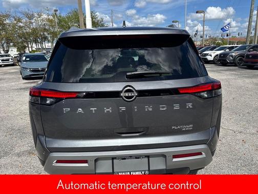 2022 Nissan Pathfinder Platinum 4WD