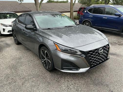 Gun Metallic 2024 Nissan Altima SR FWD
