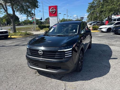 Super Black 2025 Nissan Kicks SV