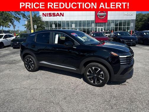 Super Black 2025 Nissan Kicks SV