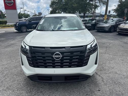 Glacier White 2026 Nissan Pathfinder S