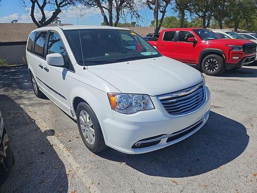 2015 Chrysler Town & Country Touring
