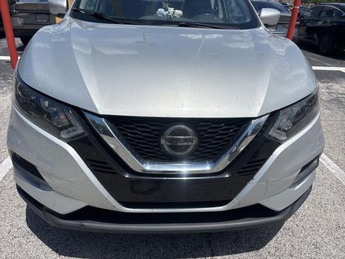 Brilliant Silver Metallic 2021 Nissan Rogue Sport S
