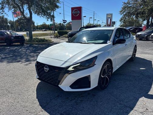 2025 Nissan Altima SR FWD