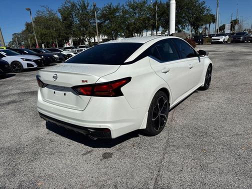 2025 Nissan Altima SR FWD