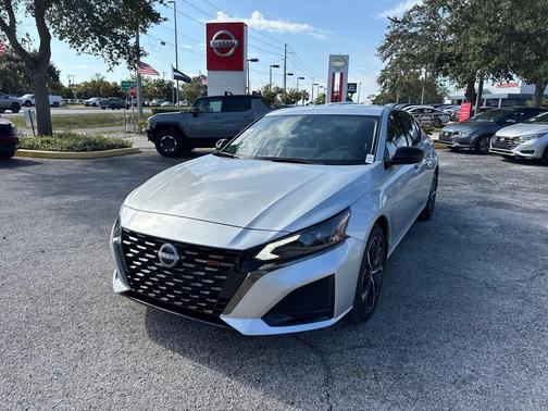 2025 Nissan Altima SR FWD