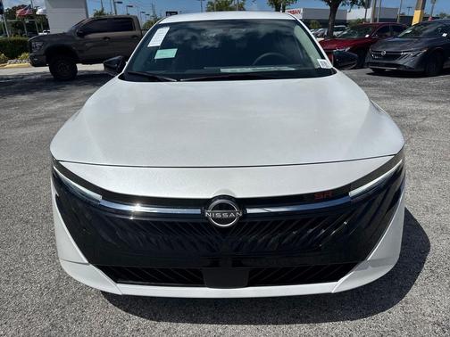 Aspen White Tricoat 2026 Nissan Sentra SR