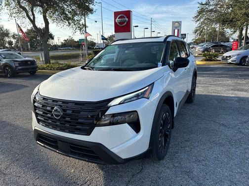 Everest White Pearl Tricoat 2026 Nissan Rogue Dark Armor