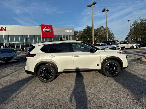 Everest White Pearl Tricoat 2026 Nissan Rogue Dark Armor