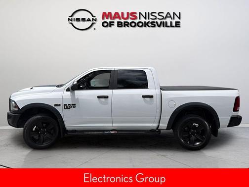 Bright White Clearcoat 2021 RAM 1500 Classic SLT