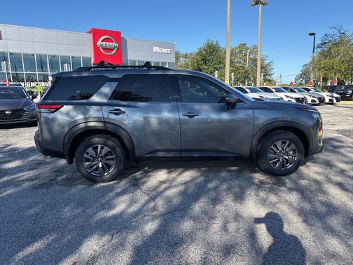 2025 Nissan Pathfinder SV FWD