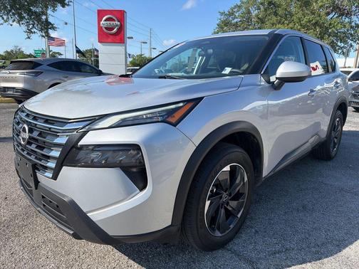 Brilliant Silver Metallic 2024 Nissan Rogue SV