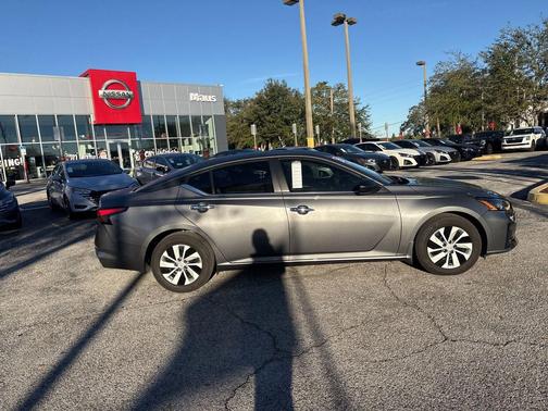 2025 Nissan Altima S FWD