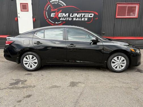 BLK 2025 Nissan Sentra S