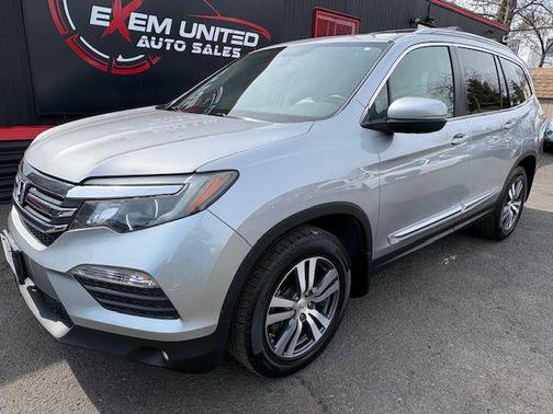 Lunar Silver Metallic 2018 Honda Pilot EX-L