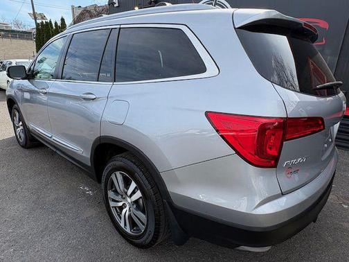 Lunar Silver Metallic 2018 Honda Pilot EX-L