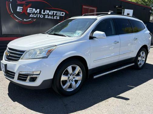 WHITE 2016 Chevrolet Traverse LTZ