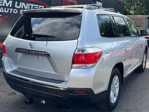 2012 Toyota Highlander SE