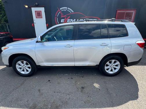 2012 Toyota Highlander SE