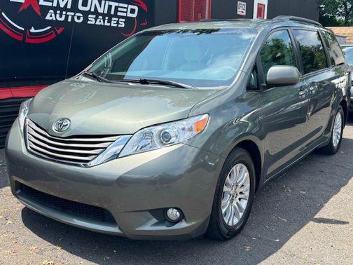 2014 Toyota Sienna XLE