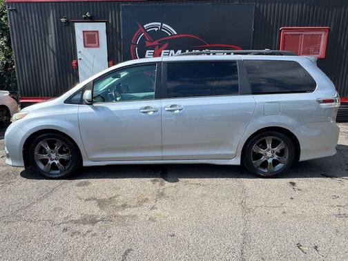 2012 Toyota Sienna SE