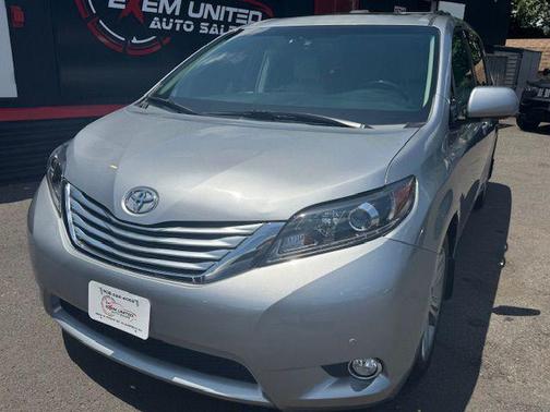 2012 Toyota Sienna XLE
