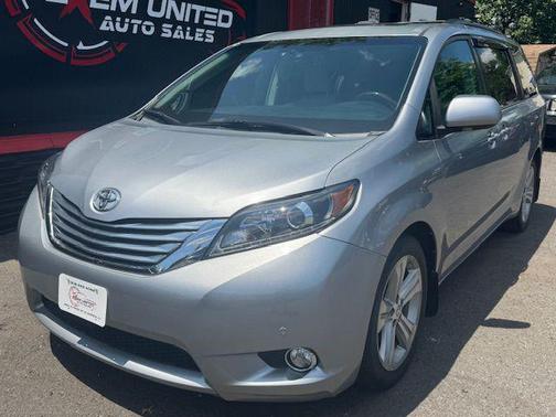 2012 Toyota Sienna XLE
