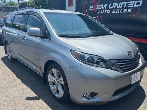 2012 Toyota Sienna XLE