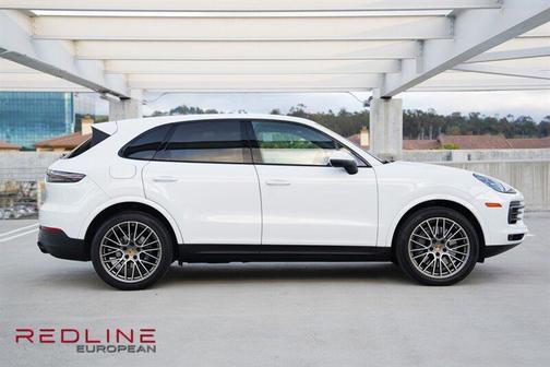 2023 Porsche Cayenne Platinum Edition