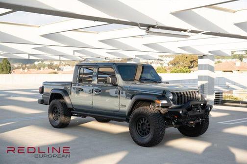 2025 Jeep Gladiator Sport S