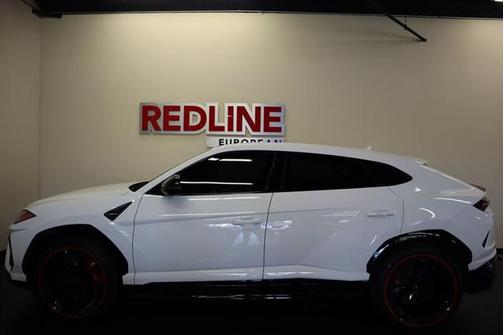 2022 Lamborghini Urus 