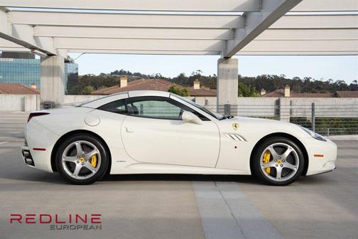 2014 Ferrari California Base