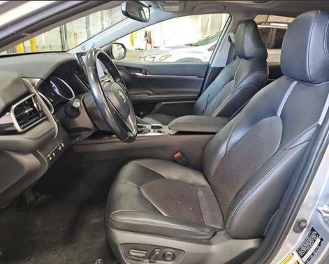 2022 Toyota Camry Hybrid XLE