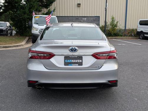 2022 Toyota Camry Hybrid XLE