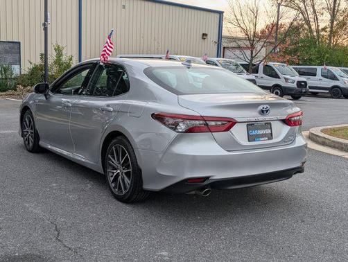 2022 Toyota Camry Hybrid XLE