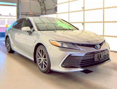 2022 Toyota Camry Hybrid XLE