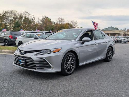 2022 Toyota Camry Hybrid XLE