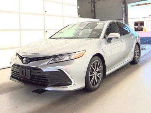2022 Toyota Camry Hybrid XLE