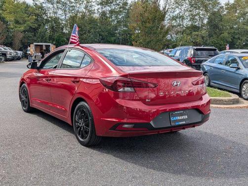 2019 Hyundai ELANTRA SE